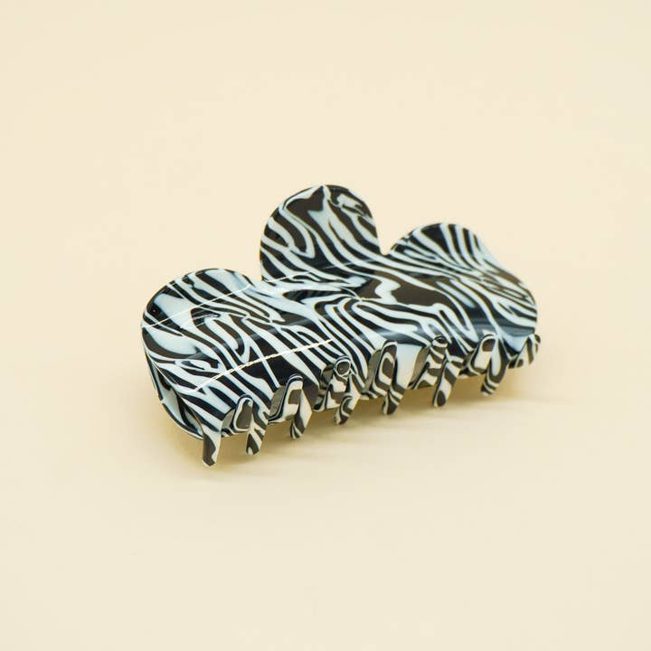 Vase Hair-Claw in Swirl for wholesale by Paulina Otero