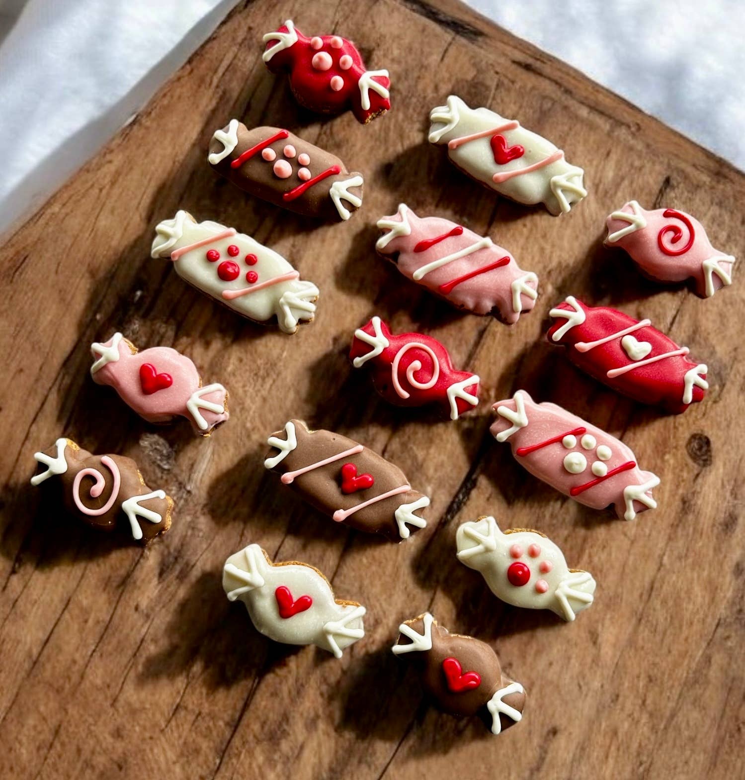 YumYum4DOGS - Wholesale Pet Treats - Dog - Mini Valentines Candies dog treats2