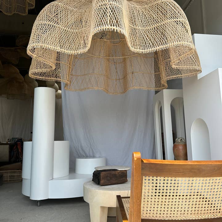 Office Objets - Wholesale Chandelier/Hanging Light - Immense rattan suspension in the shape of a flower, tulip, corolla H:1m; D:1m50183