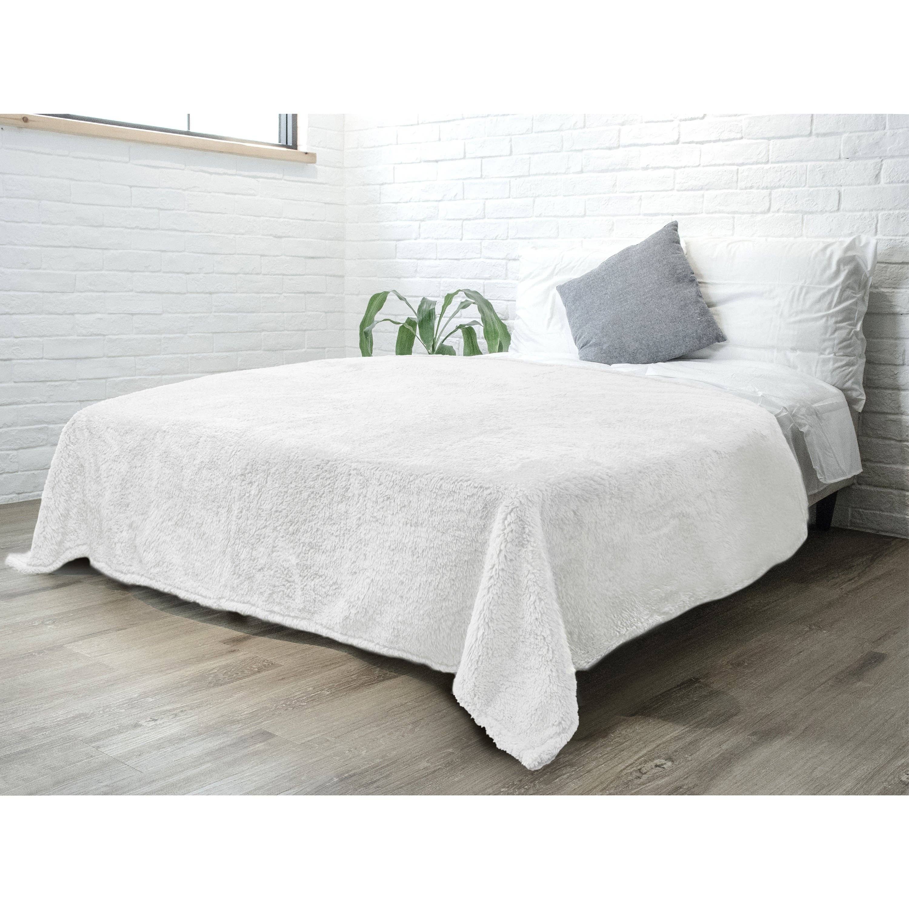 Pavilia - Wholesale Throw Blanket - Plush Shaggy Sherpa Blanket111