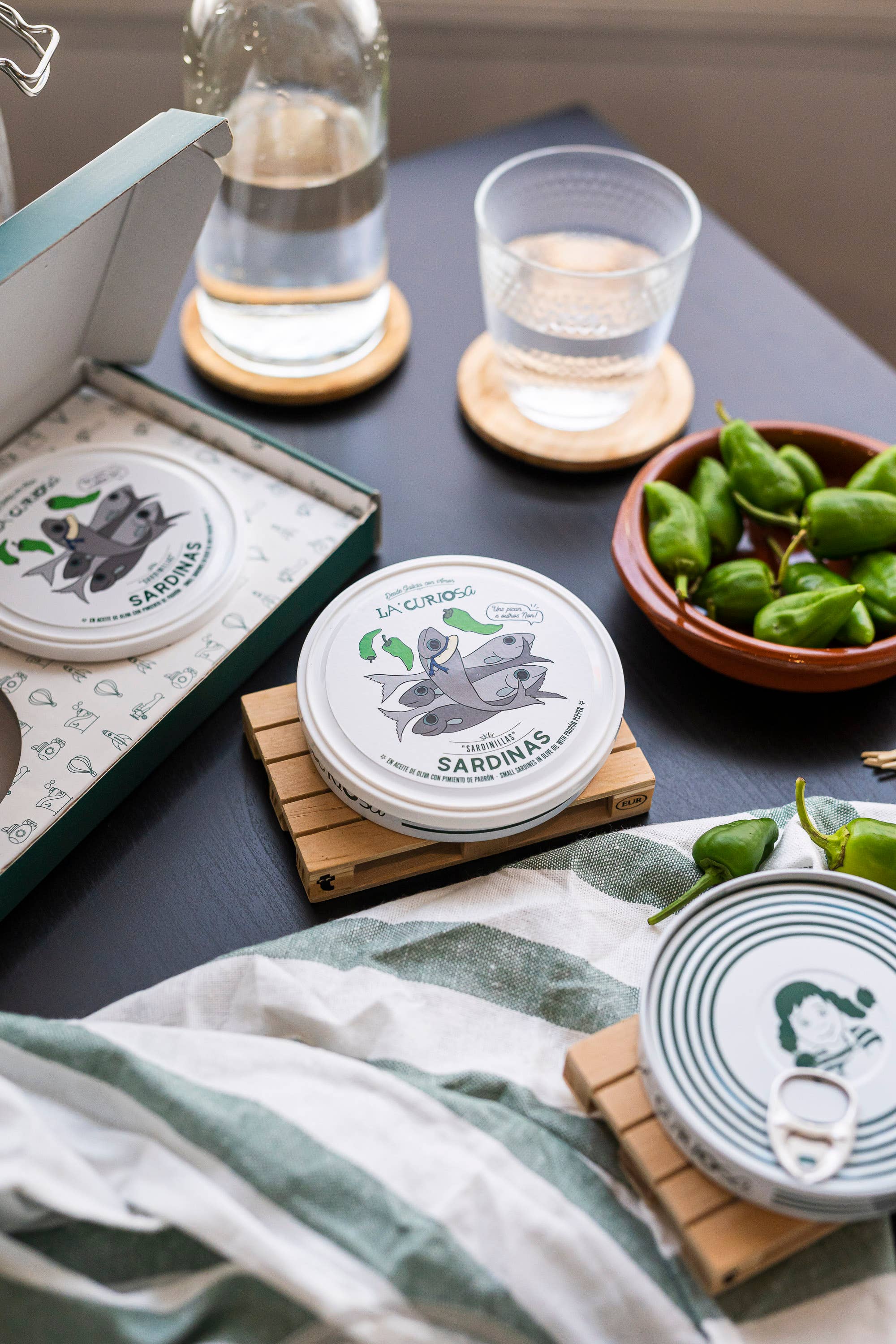 La Curiosa - Wholesale Tinned Fish - Small sardines with padrón peppers 10/14 pieces10