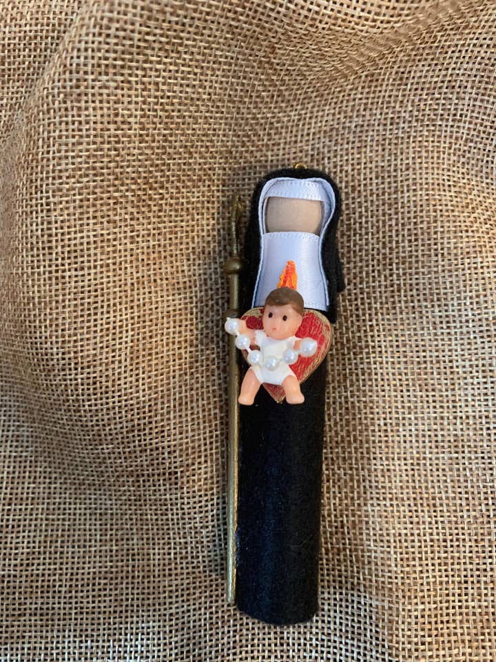 Décoration de poupée en bois de Sainte Gertrude la Grande pour la vente par Our Saint Family