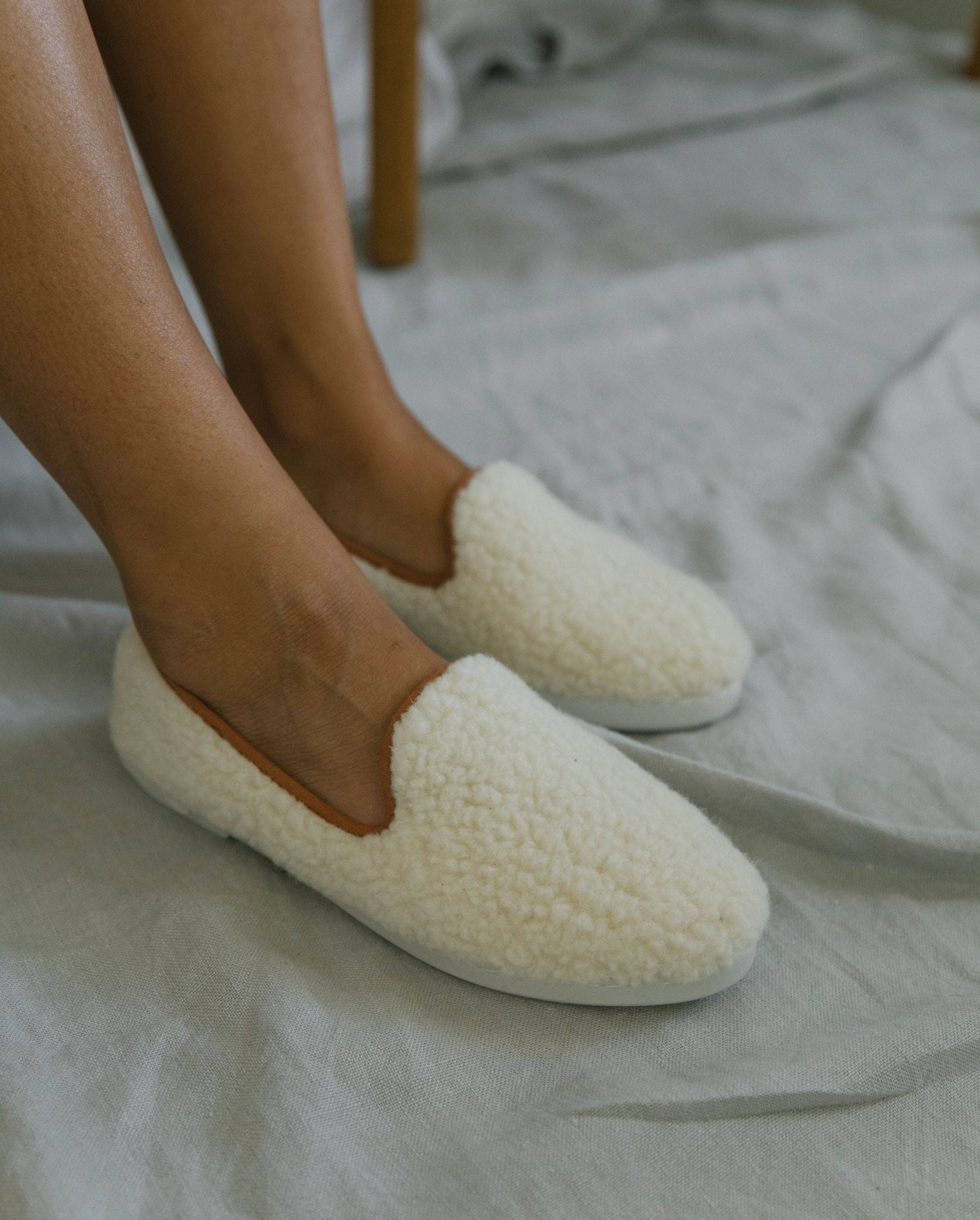 Angarde - Wholesale Slippers - Women's - Women's wool boucle slipper, white camel6