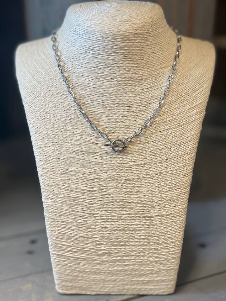 Halsketten mit Knebelverschluss aus Edelstahl für den Großhandel von Briano Wholesale