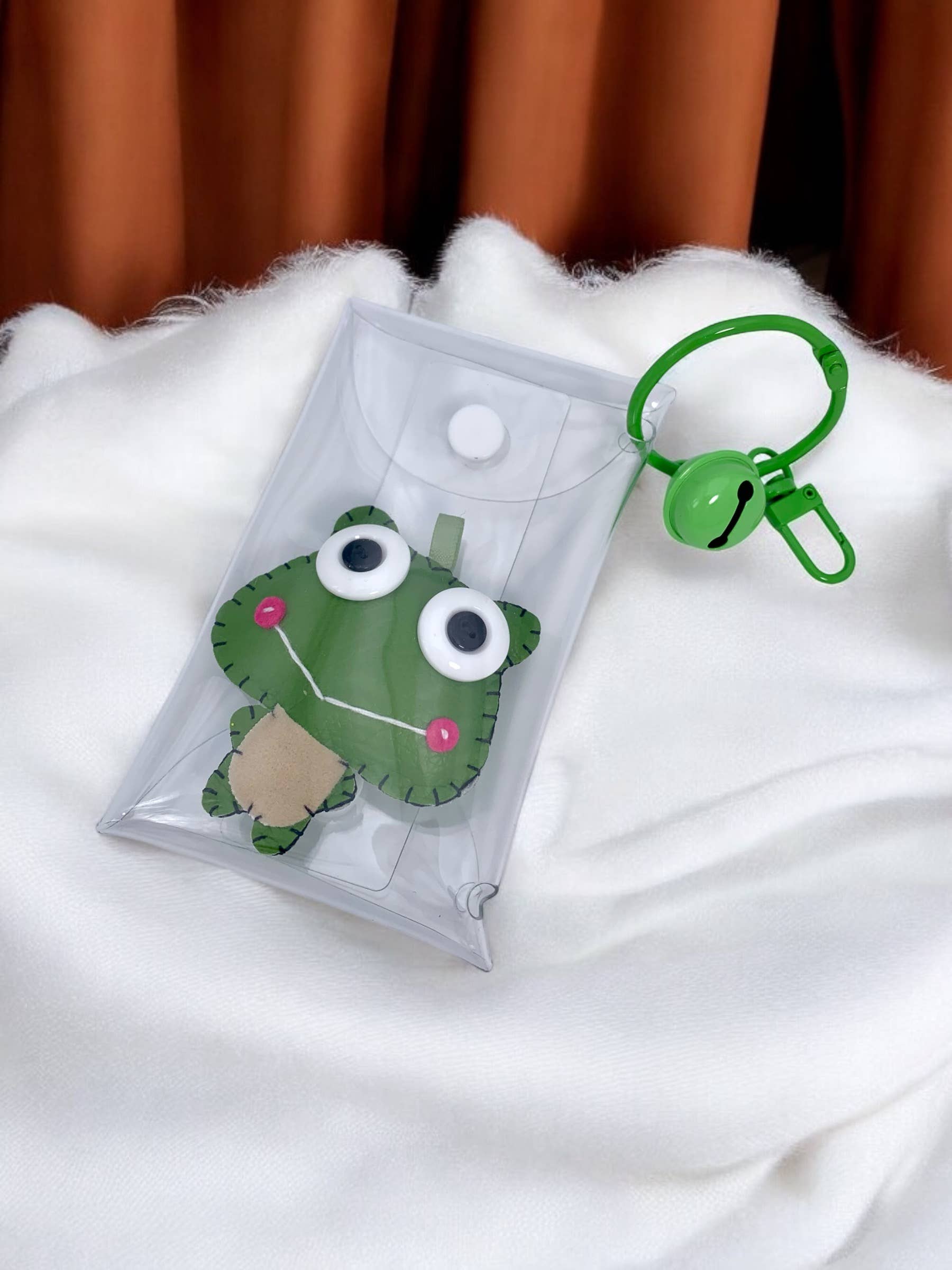 verde Portachiavi in peluche con campanellino JSG04 in vendita all'ingrosso su Faire1