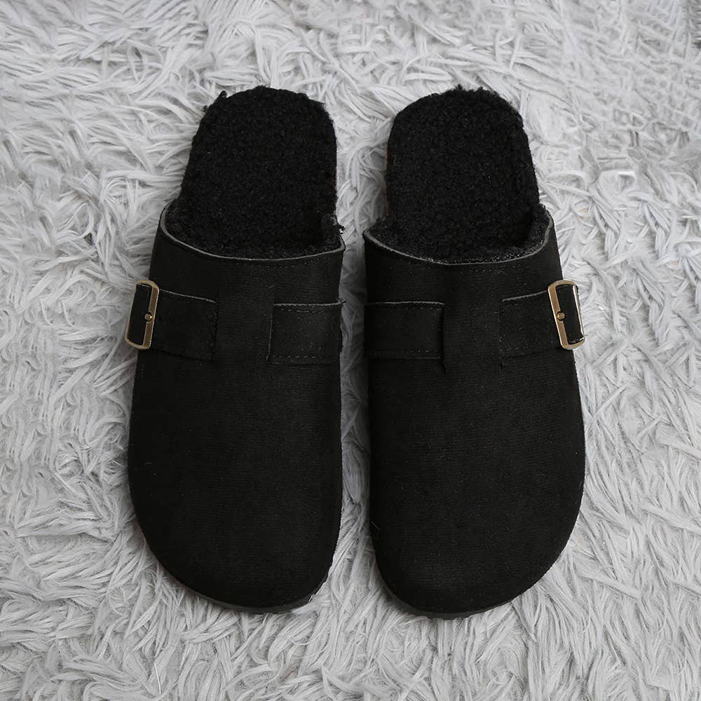 Sensibling Corp. - Vente Chaussons – femme - Mules Sabots en Suédine à Boucle en Fausse Fourrure Solide4