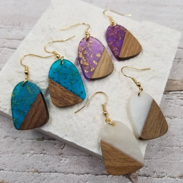 Treasure Wholesale - Wholesale Dangle Earrings - Wood & Resin Gold Foil Earrings