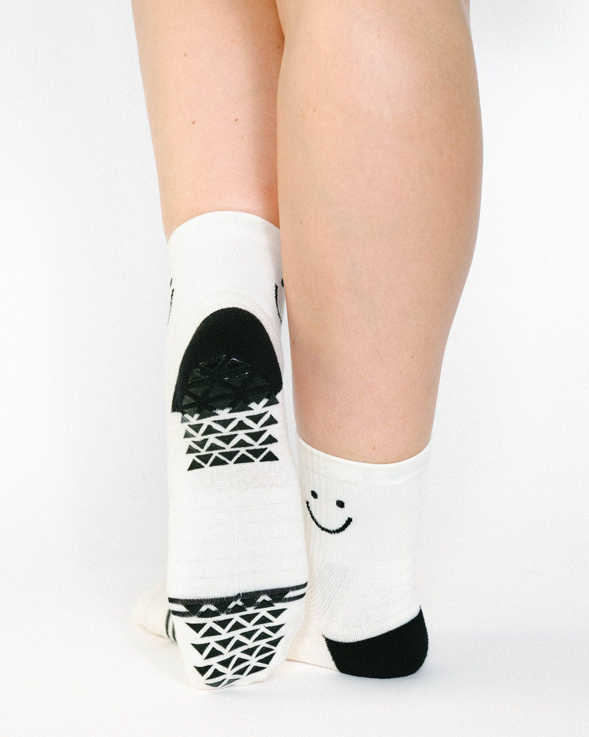 Pointe Studio - Wholesale Socks - Women's - Women's Happy Ankle Runner Sock1