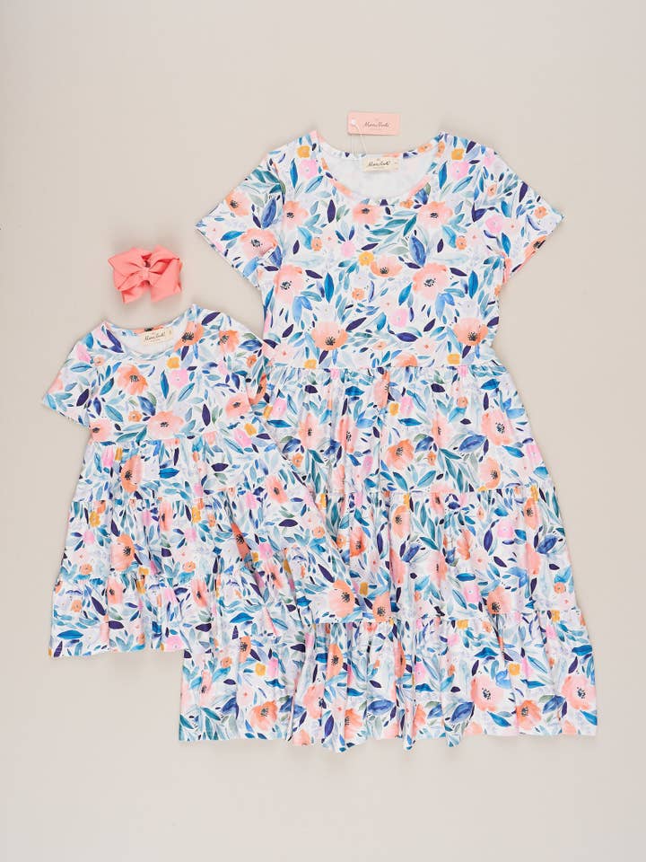 Mom & Me Blushing Susie Gelaagde Jurk voor wholesale door Marie Nicole Clothing