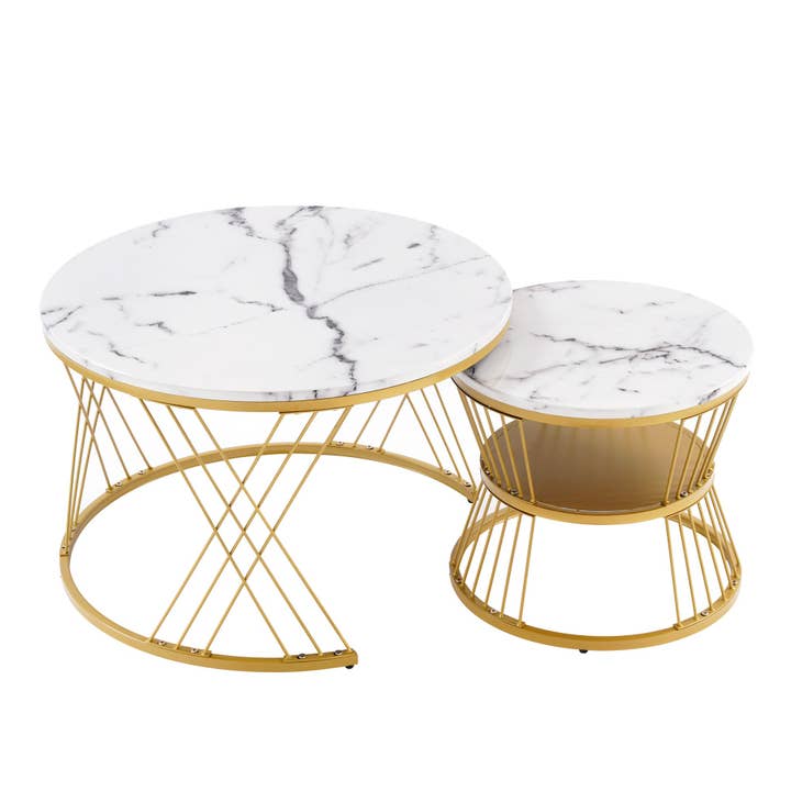 Sæt med 2 runde indskudsborde i hvid marmorlook, gyldne ben VIBRATIO for engroshandel hos Urban Meuble
