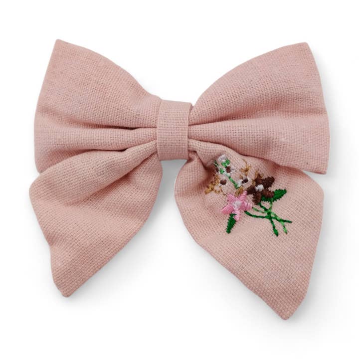 Pince brodée fleurs pour la vente par Koquitos