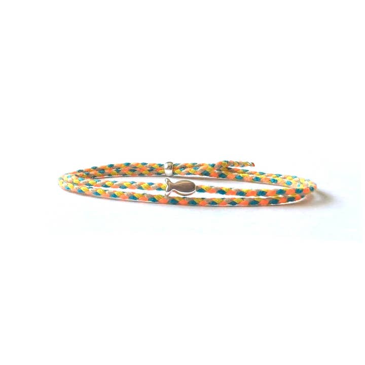 Fish bracelet in braided cord - Make a Wish · Spring for wholesale by MundoconAlma*