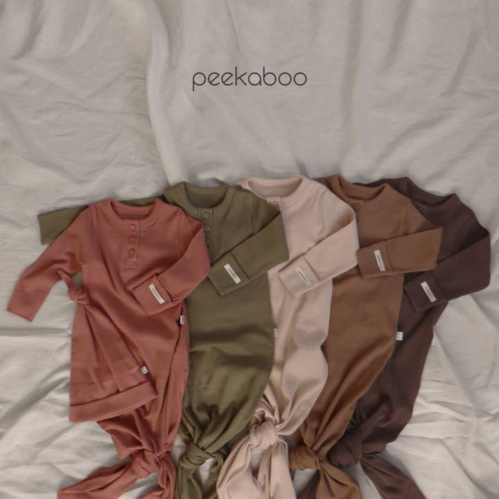 Barboteuse côtelée à manches longues en coton pour nouveau-né F/W pour la vente par peekaboo