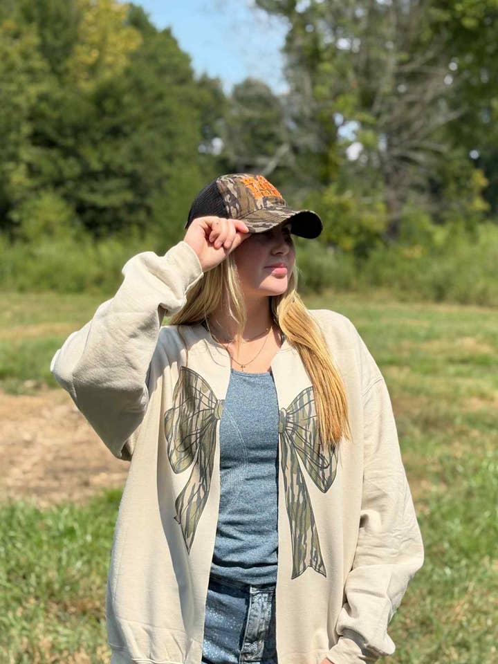 Felpa Camo Bow per la vendita all'ingrosso da parte di Adelle Linen