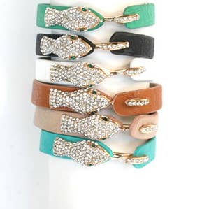 Bracelet en cuir avec serpent pavé de cristaux 675B106 pour la vente par Zirconmania Wholesale Fashion Jewelry