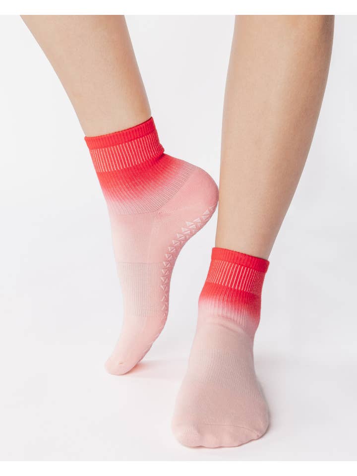 Pointe Studio – wholesale Socks – Women's – Women's Cameron Ankle Grip Sock