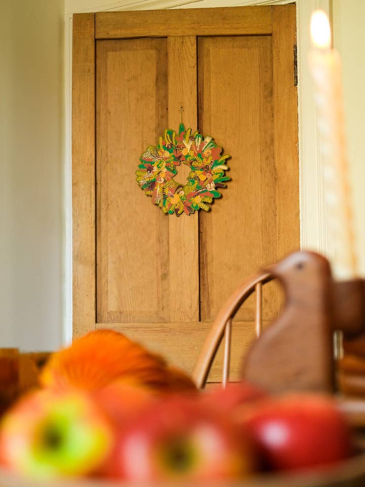 Ghirlanda di Cotone Fiorita Invernale per la vendita all'ingrosso da parte di East End Press (UK/EU/AU/NZ)