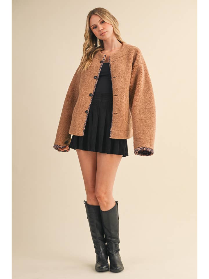 IJ1639 LEOPARD REVERSIBLE TEDDY LEOPARD QUILTED JACKET for wholesale on Faire28