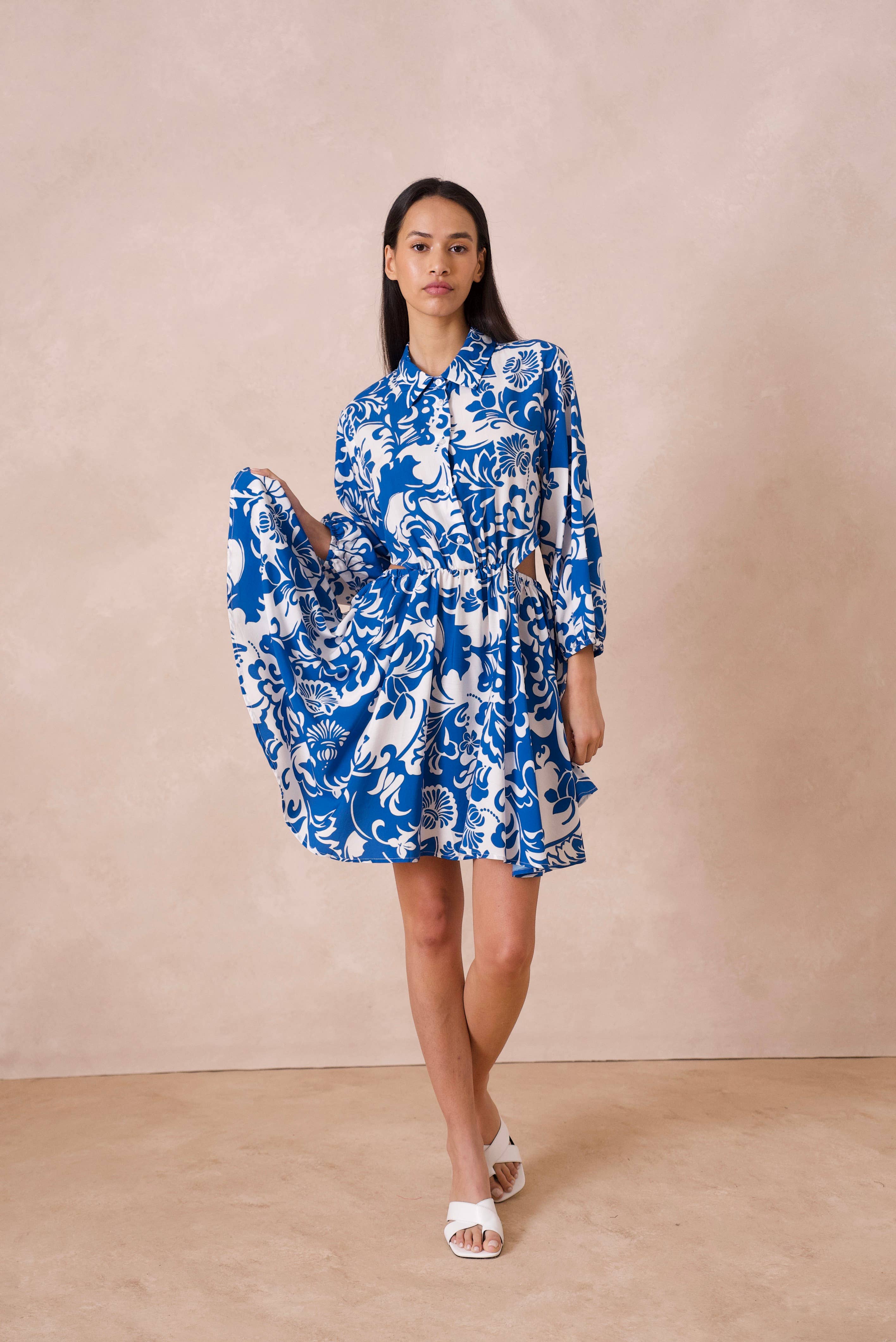 Attentif Paris - Wholesale Dress - Women's - Short printed dress with lapel collar side openings2