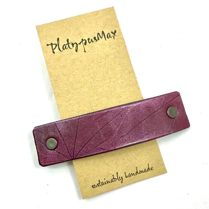 Broche para el pelo de piel de hoja de arce japonés con estampado natural de color rojo burdeos para venta al por mayor de PlatypusMax