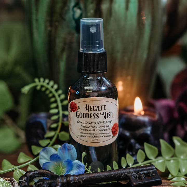 Nebbia della Dea Ecate per la Magia per la vendita all'ingrosso da parte di Inked Goddess Creations