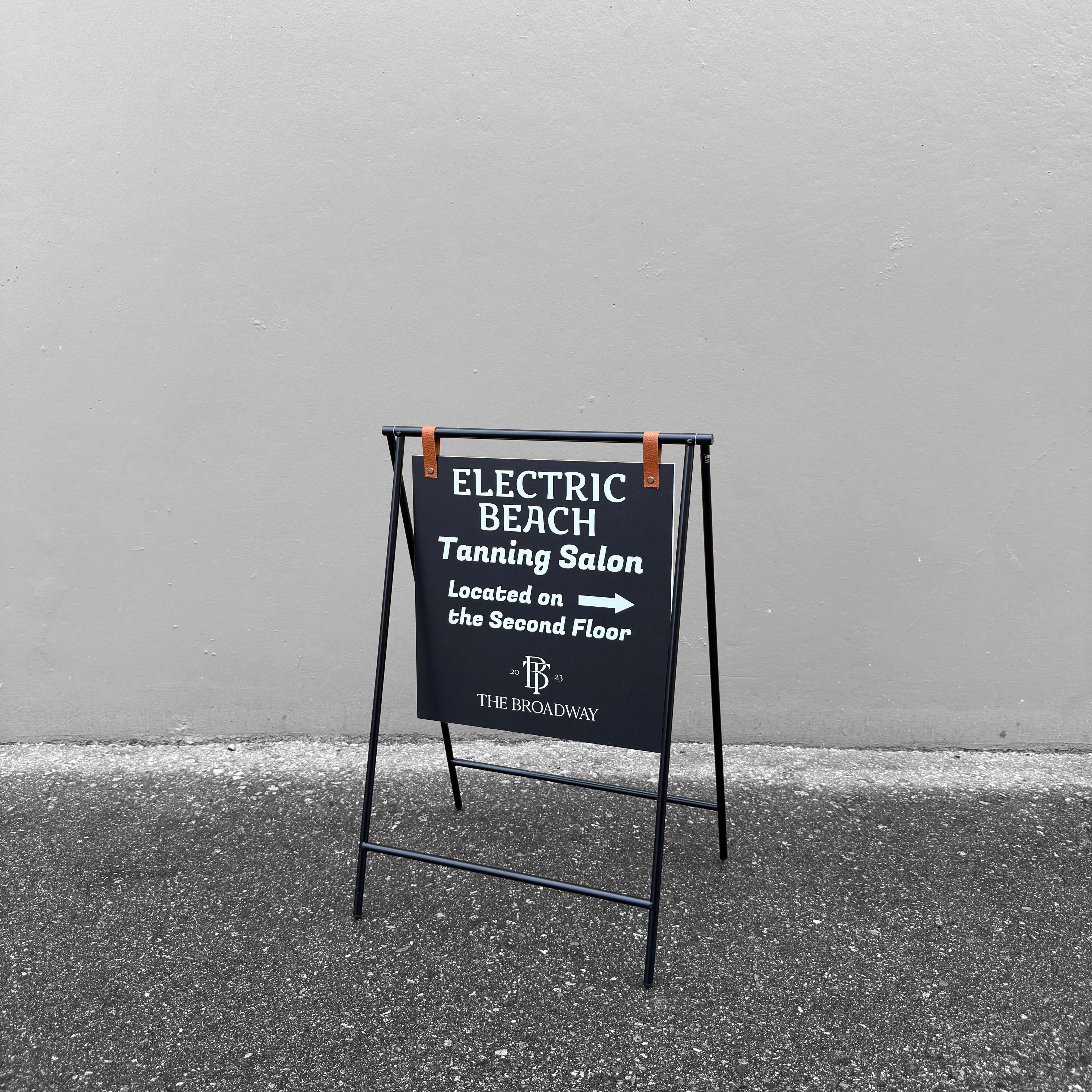 DisplayCanada - Wholesale Outdoor Sign - Small Metal A-Frame Sidewalk Sign with PVC Panel – Durable Outdoor Advertising Sign2