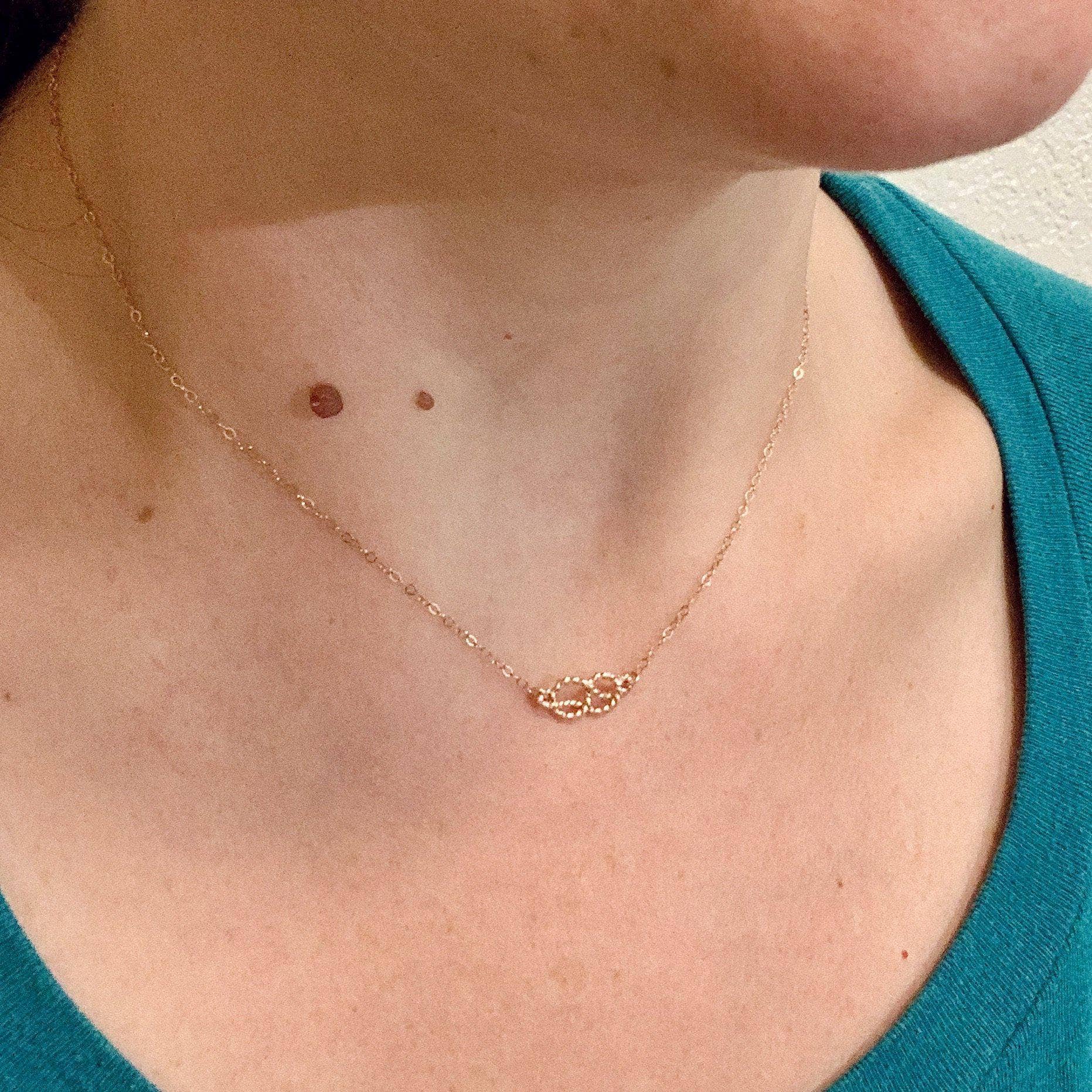 Foamy Wader – wholesale Hänge-/berlockhalsband – Sailor Knot halsband - nautiska rep kärlek knut halsband7