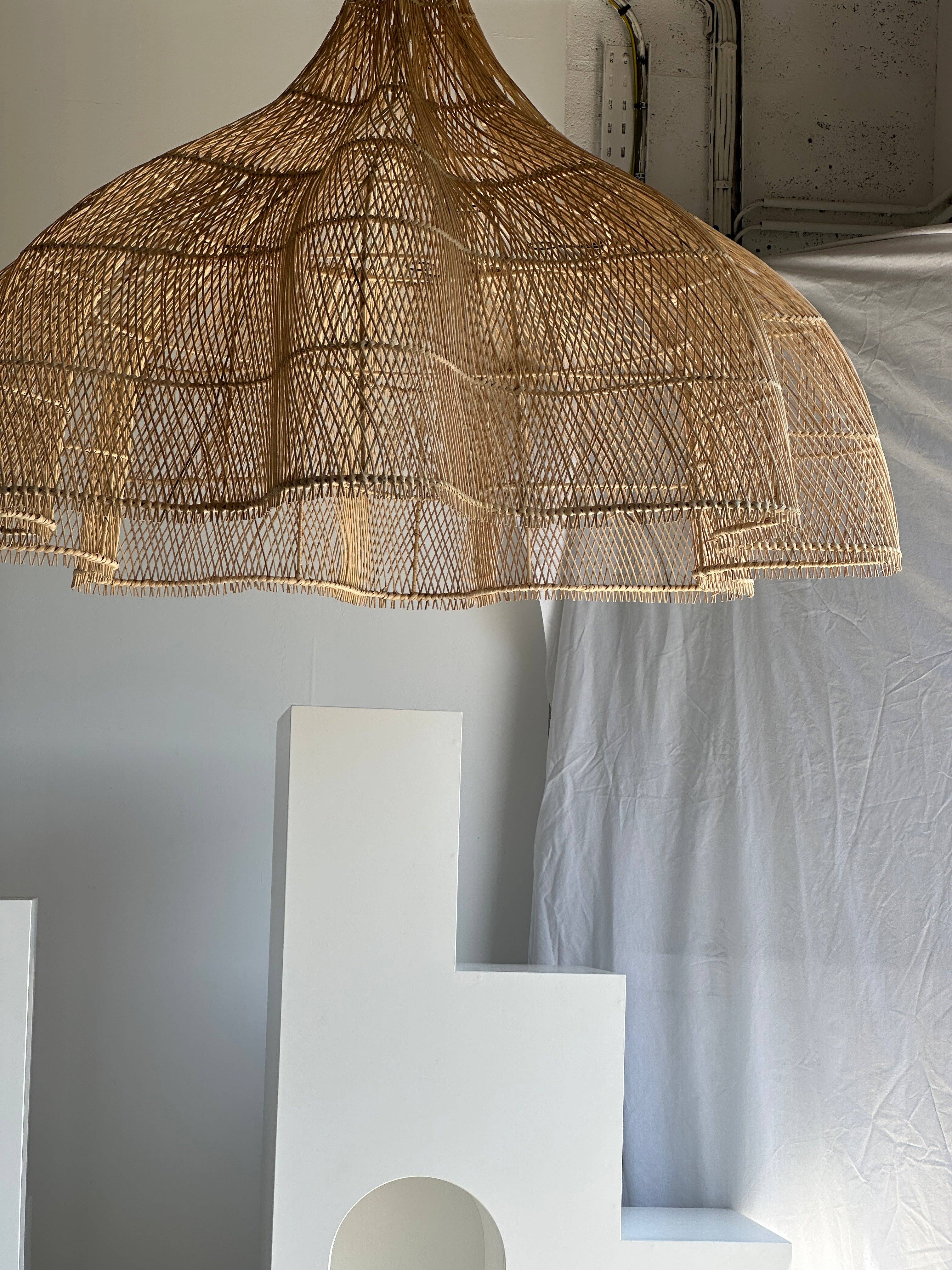 Office Objets - Wholesale Chandelier/Hanging Light - Immense rattan suspension in the shape of a flower, tulip, corolla H:1m; D:1m505