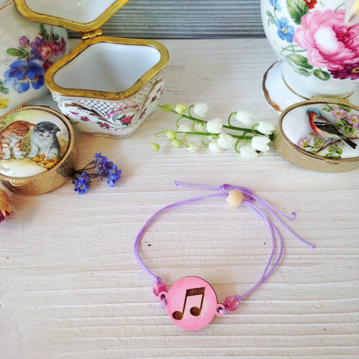 Daffodil - Wholesale Charm/Dangle Bracelet - Musical Note Bracelet
