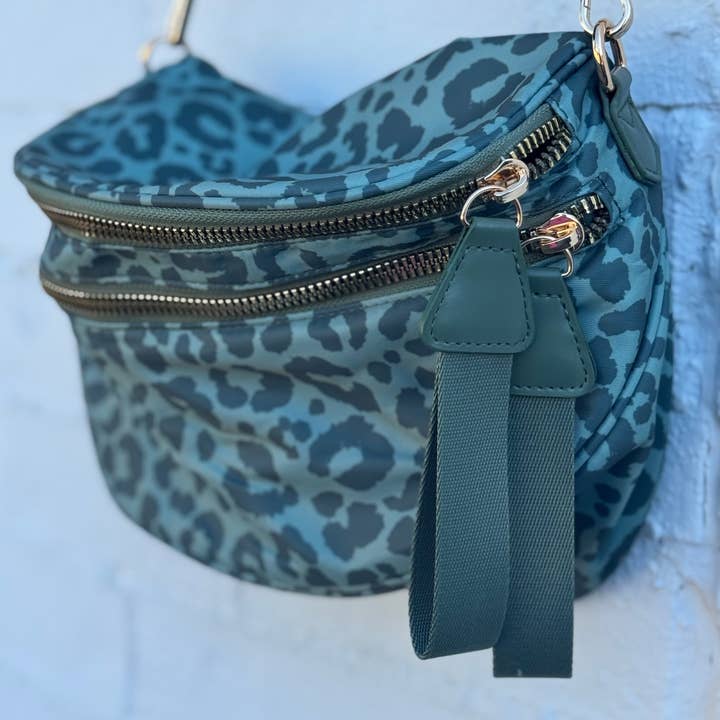 Kaydee Lynn LLC - Wholesale Belt Bag - Women's - Leopard Double Zip Bum Bags RTS1