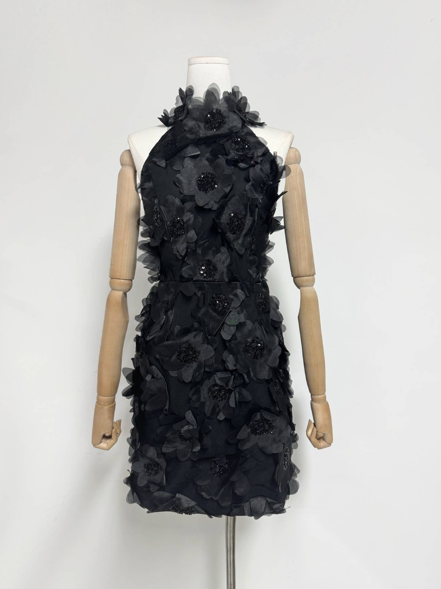 Productseeker - Wholesale Dress - Women's - DR751Y Halter Neck Sequin 3D Floral Backless Mini Dress0