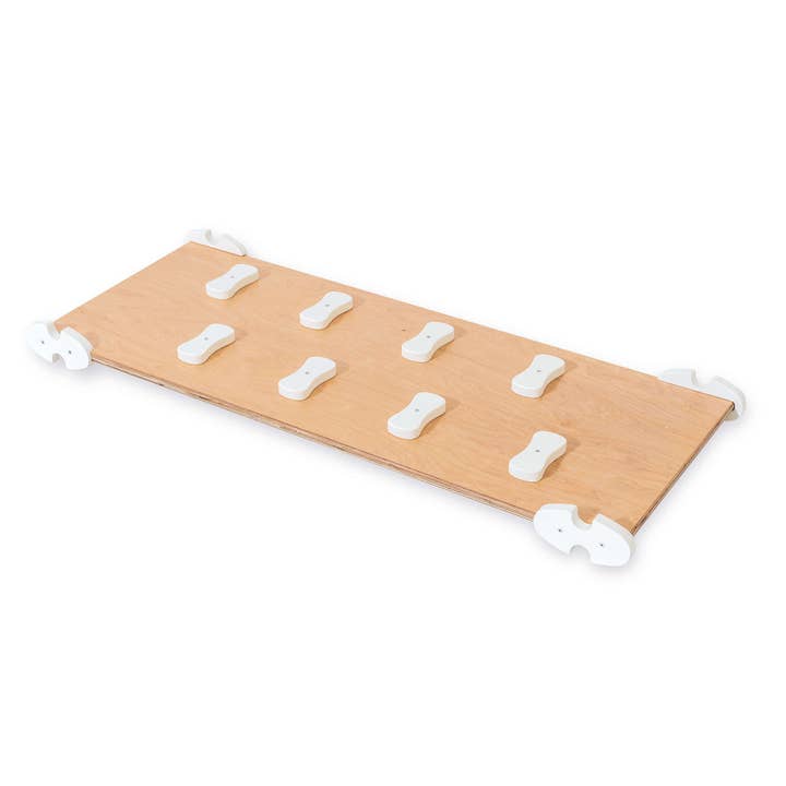Blanco Tabla-rampa de escalada Pikler madera/blanco · Steps de venta al por mayor en Faire