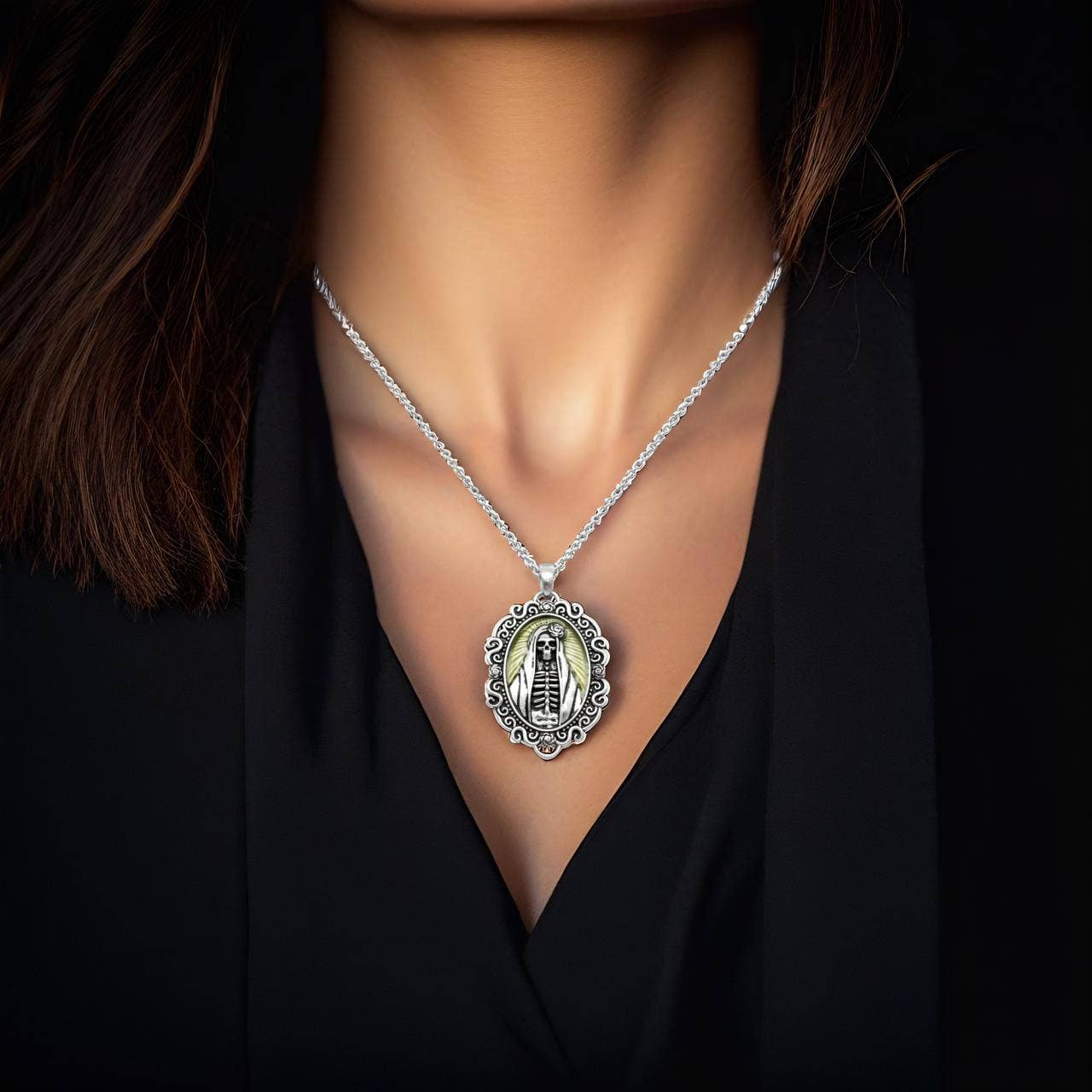 Controse - Venta al por mayor Collares con colgantes/abalorios - Collar Camafeo de Calavera de Madonna Controse1