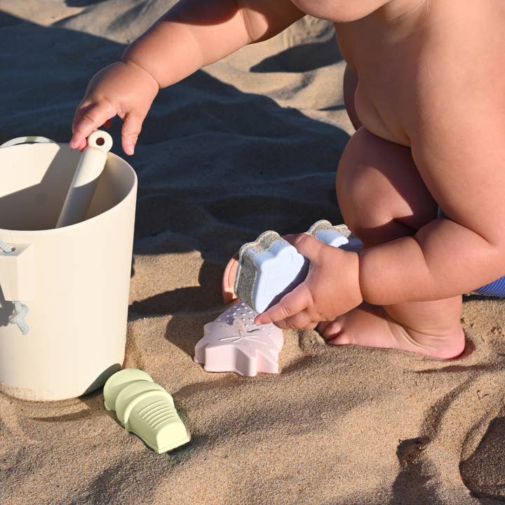 Sunnylife - Wholesale Beach/Pool Toy - Kids & Baby - Silicone Bucket & Spade Set Apple Sorbet Multi