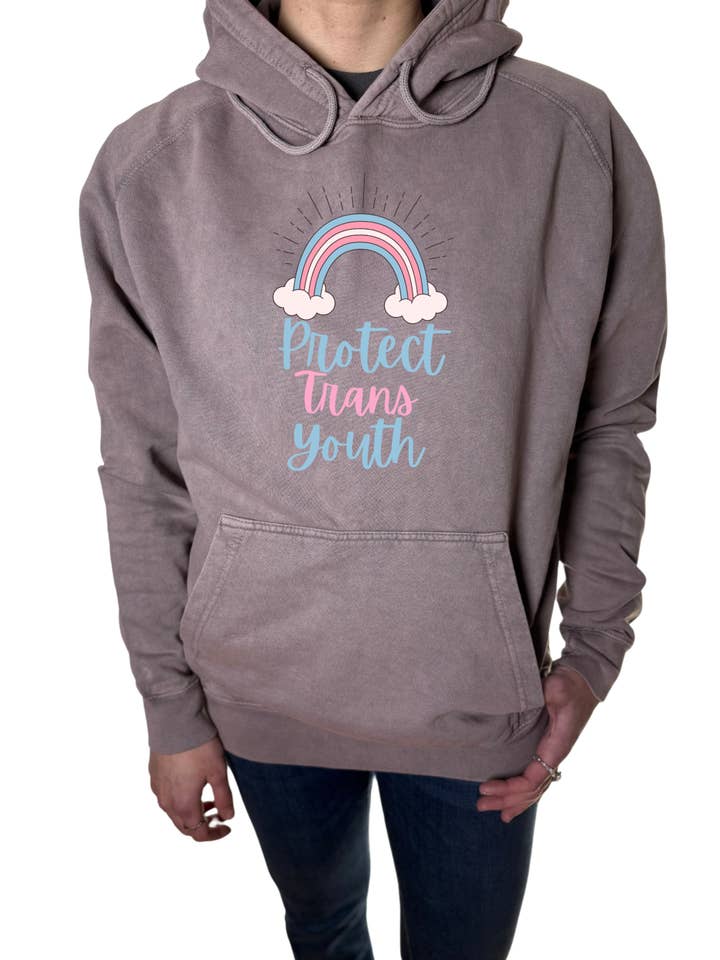 Hoodie Vintage Lavado "Proteja a Juventude Trans" por atacado de NyteSky Apparel