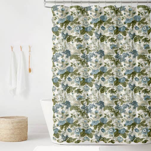 Tenda da doccia Georgia in blu e verde con bordo smerlato per la vendita all'ingrosso da parte di Wheaton Whaley Home