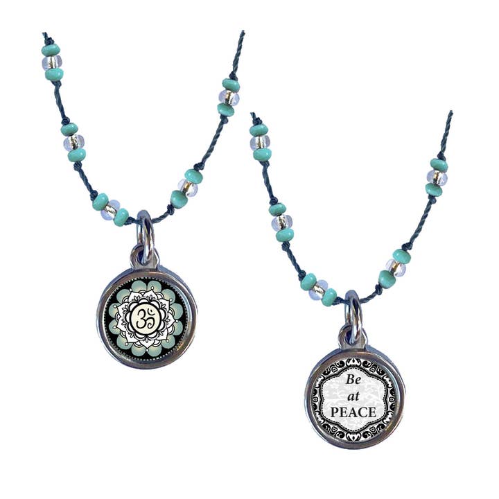 SPIRIT LALA LLC - Wholesale Halskettinghanger - Gehaakte kunstketting met koord - Seafoam grijze zijden ketting