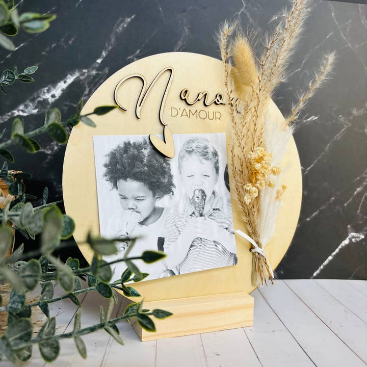 Nanou Fotorahmen aus graviertem Holz – Scheibe für den Großhandel von La vie en magenta