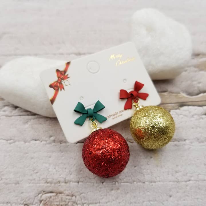 Treasure Wholesale - Wholesale Dangle Earrings - Christmas Bow Ball Earrings With Card