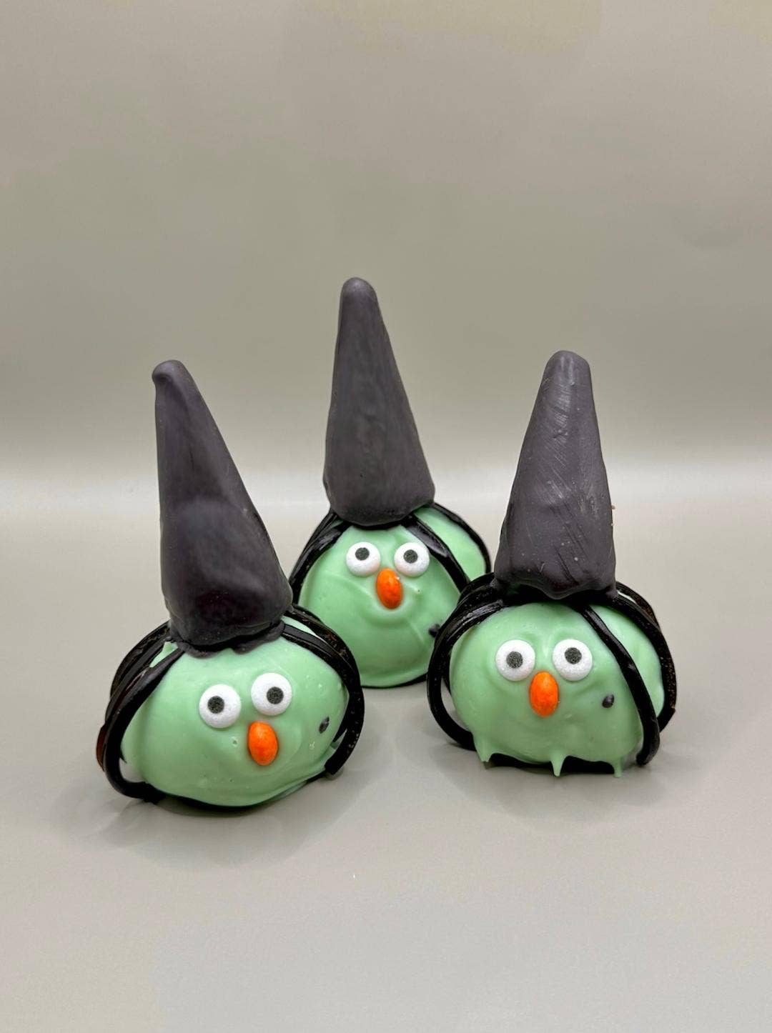 St Simons Sweets - Wholesale Chocolate Covered Sweets - Witch Head Chocolate Fudge Truffles