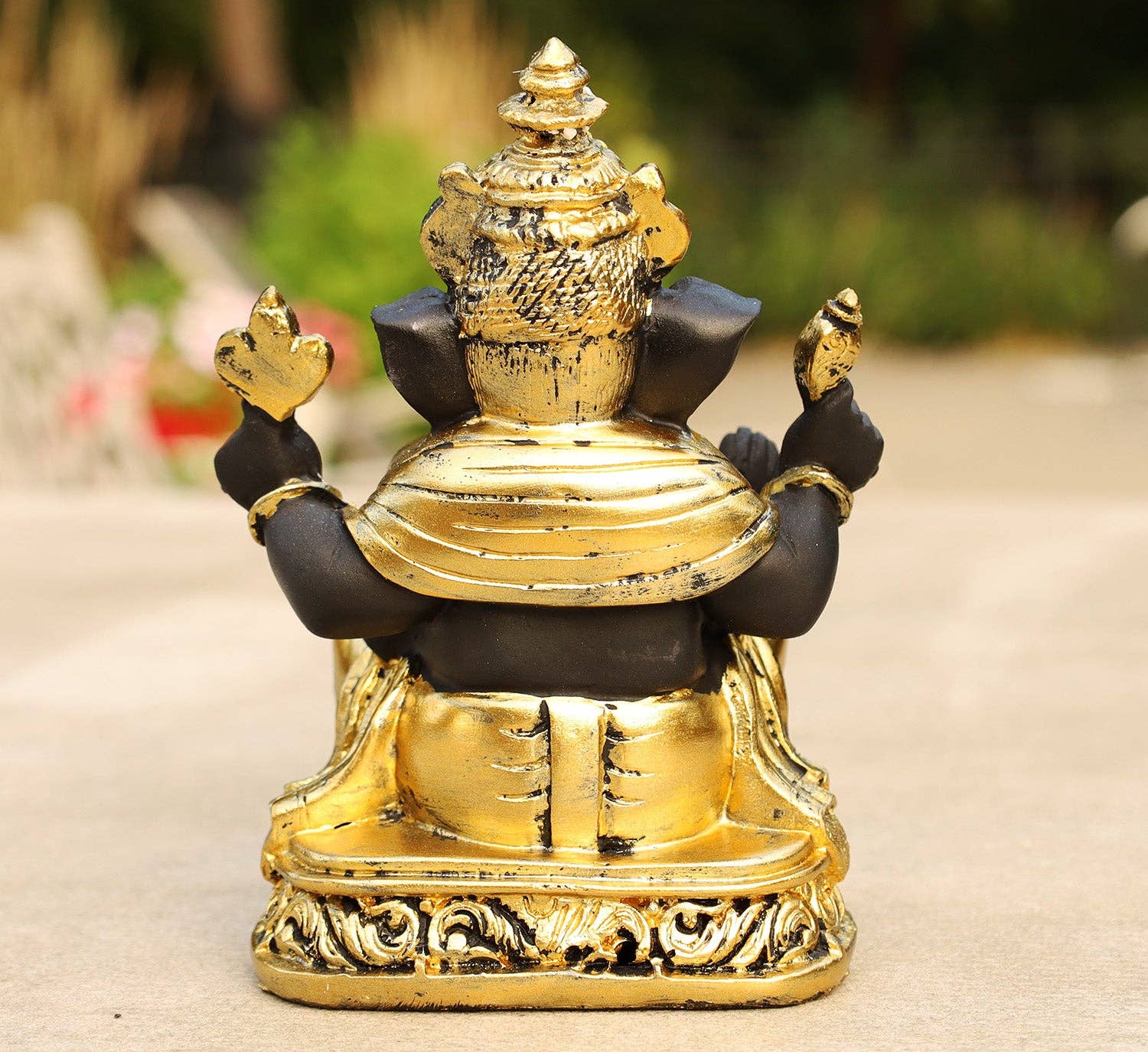 Lungta Imports - Vendita all'ingrosso Scultura - Statua di Ganesh Ganesha Elefante indù Dio del successo in resina colata a freddo finitura oro11