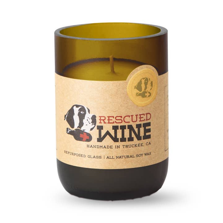 Riesling Soy Candle Signature — Handgemachte Weinflaschenkerze für den Großhandel von Rescued Wine Candles