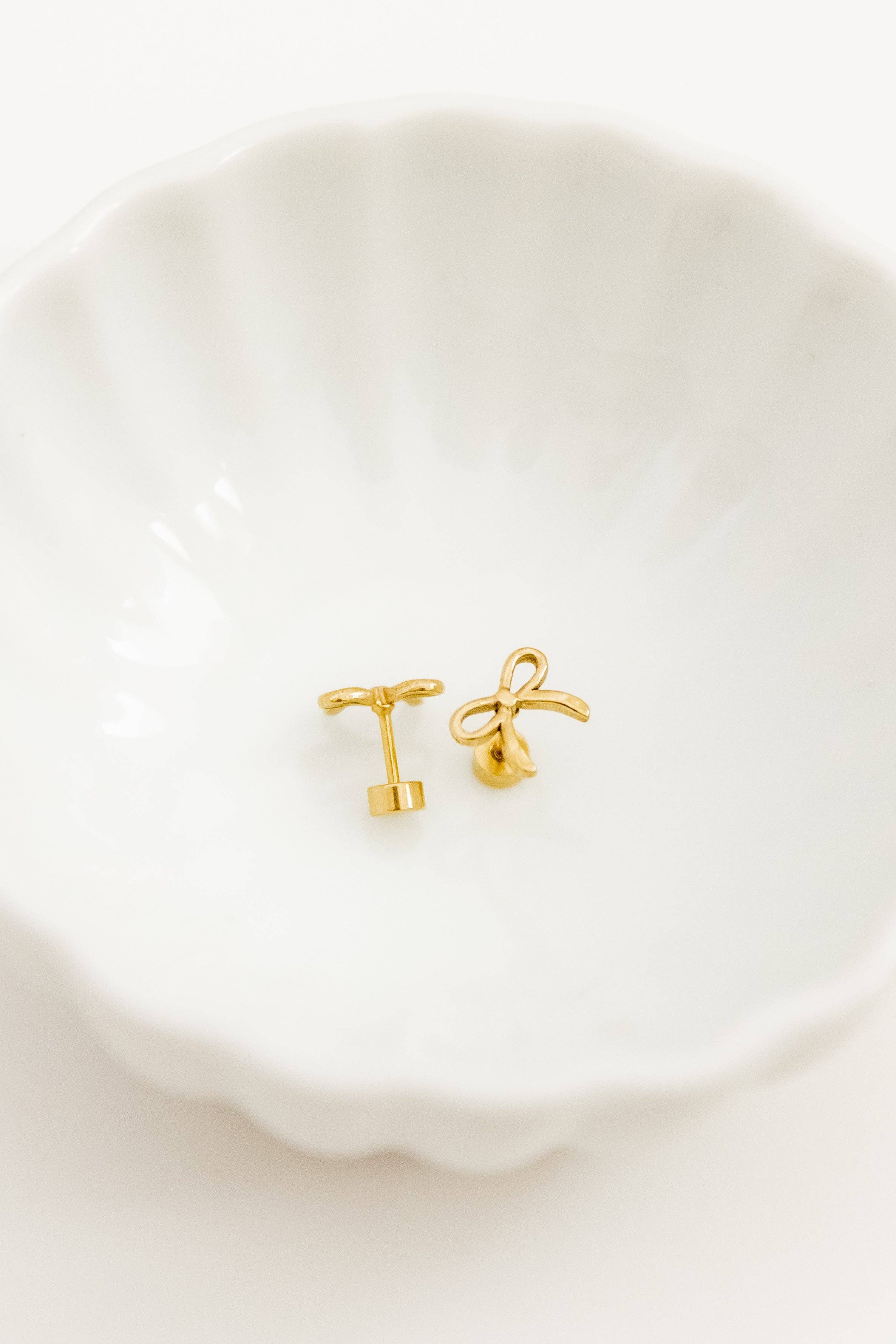 LINNY CO - Wholesale Stud/Post Earrings - Screwback Stud Earrings - Sadie - Gold6