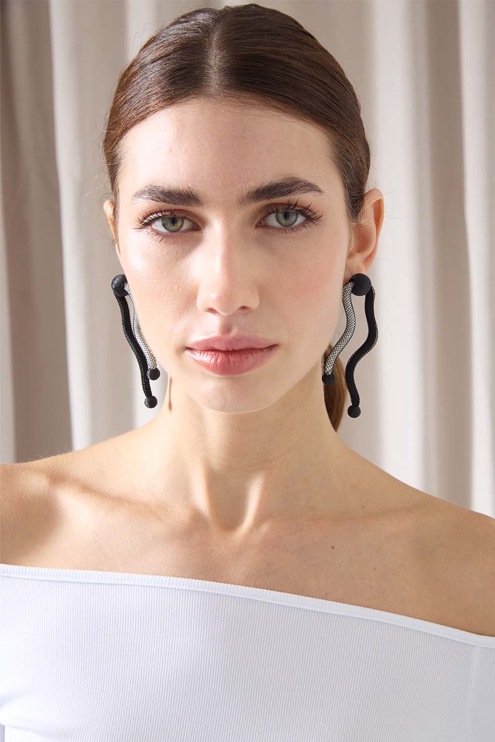 Iskin Sisters - Wholesale Dangle Earrings - Pendientes Vida Olas - Negro/Blanco*2