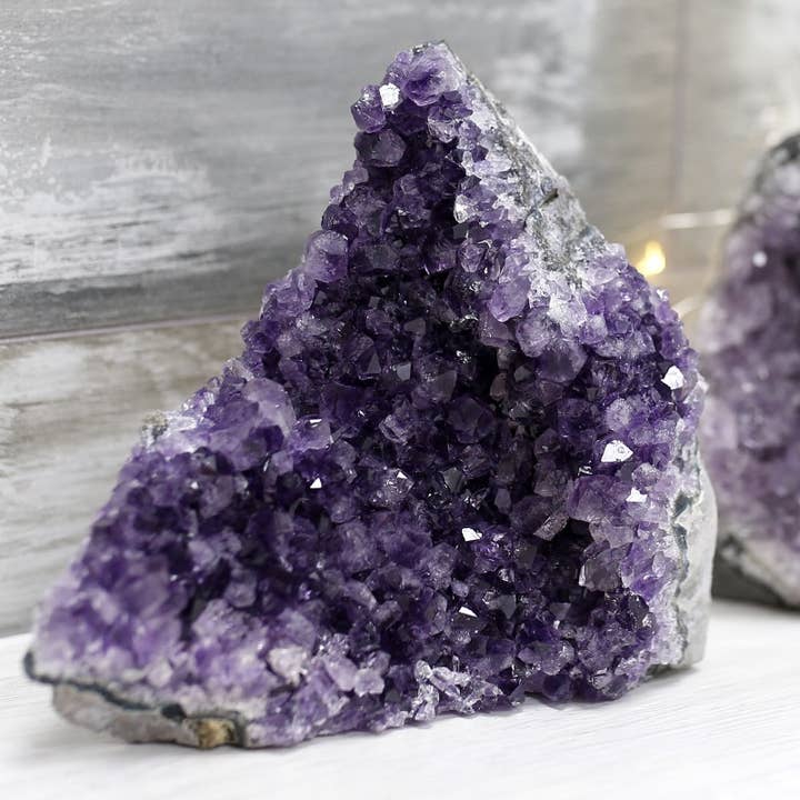Ethike.eu – Großhandel Bastelsteine – Amethyst-Geode: von 1250 bis 1500 kg