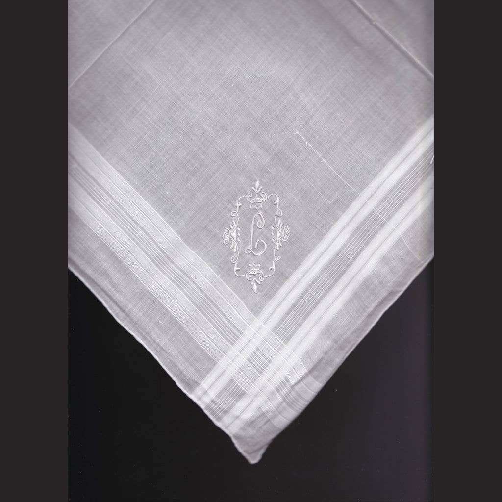 Eastern Sunrise Lace And Linens Inc. - Vente Mouchoir en tissu – homme - Mouchoir vintage brodé à la main en madère avec initiales homme9