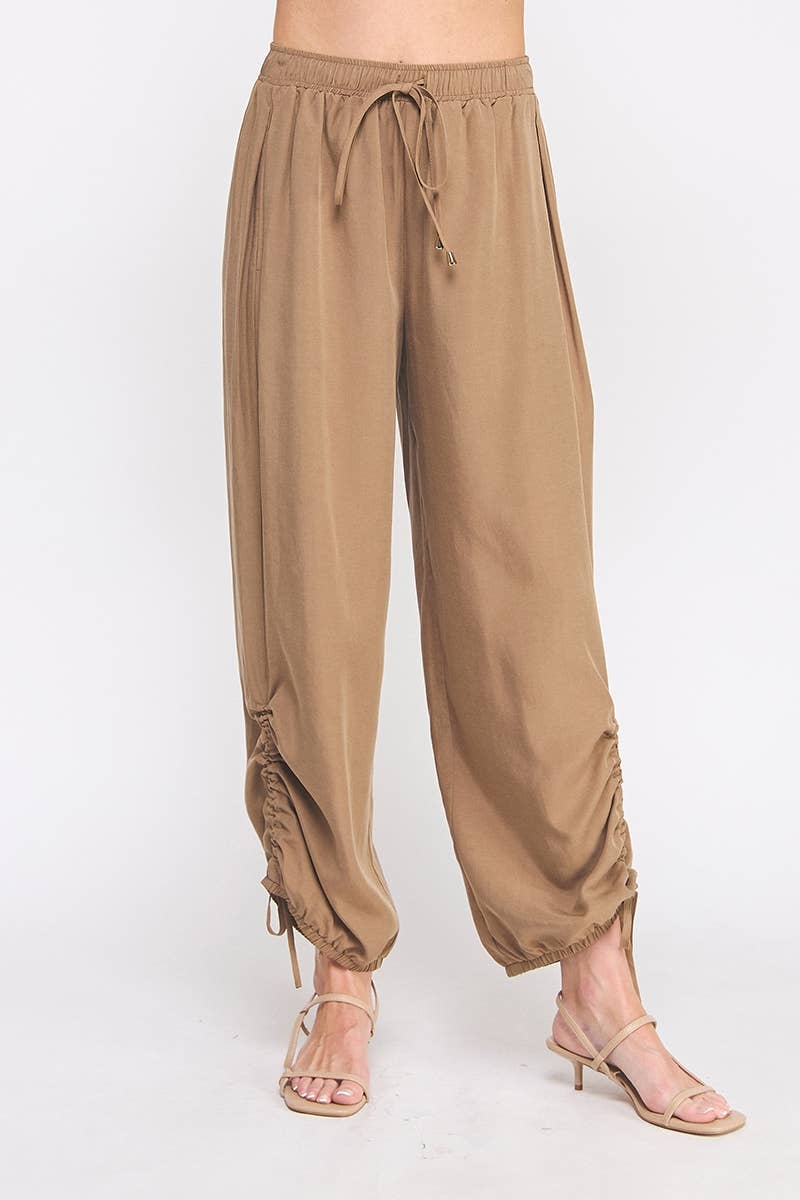 Allie Rose - Wholesale Pants - Women's - Drapey twill, adjustable scrunch jogger10