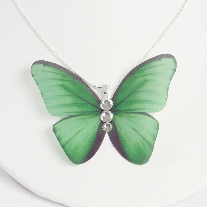 Collana farfalla in seta verde per la vendita all'ingrosso da parte di Fashion Butterflies