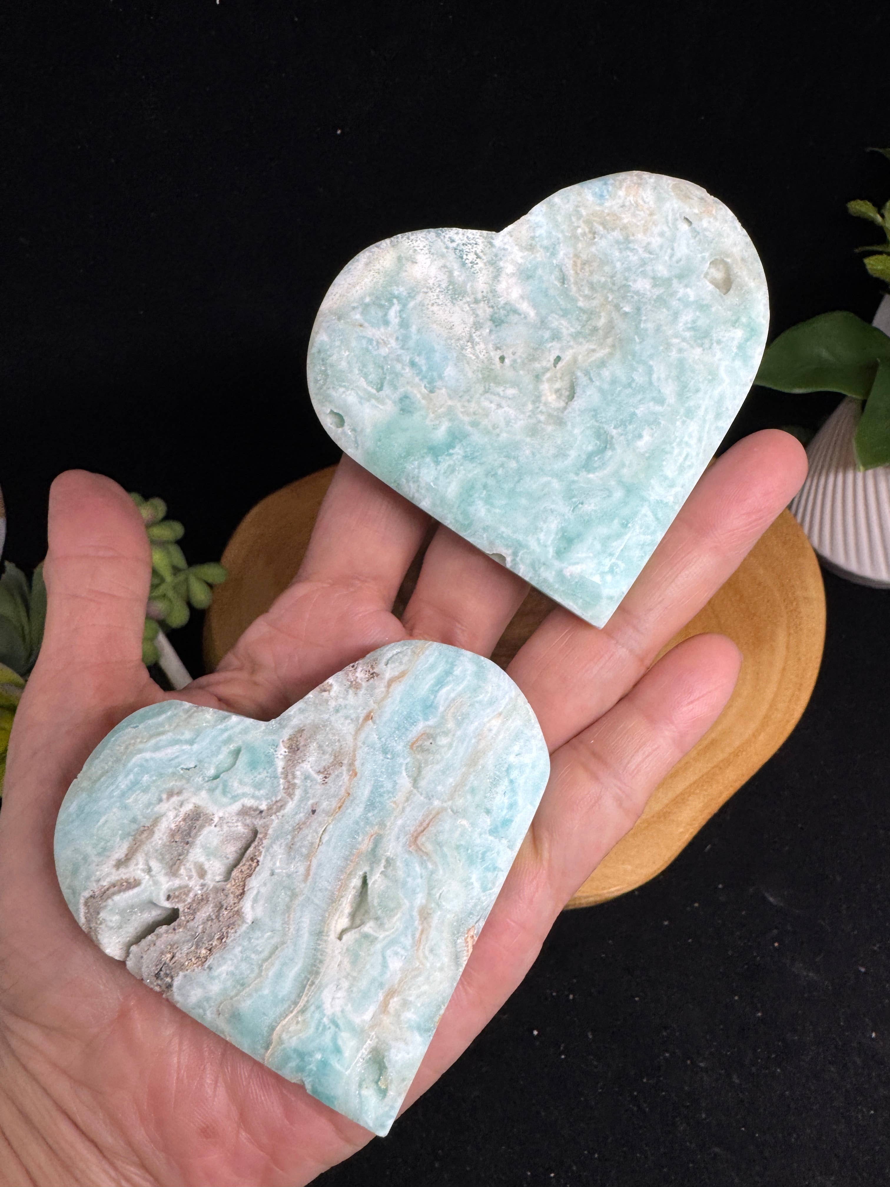 The 7 Directions - Wholesale Spirituele steen/kristal - 2 stuks Caraïbische calciet hartbundel G317 met informatiekaart2