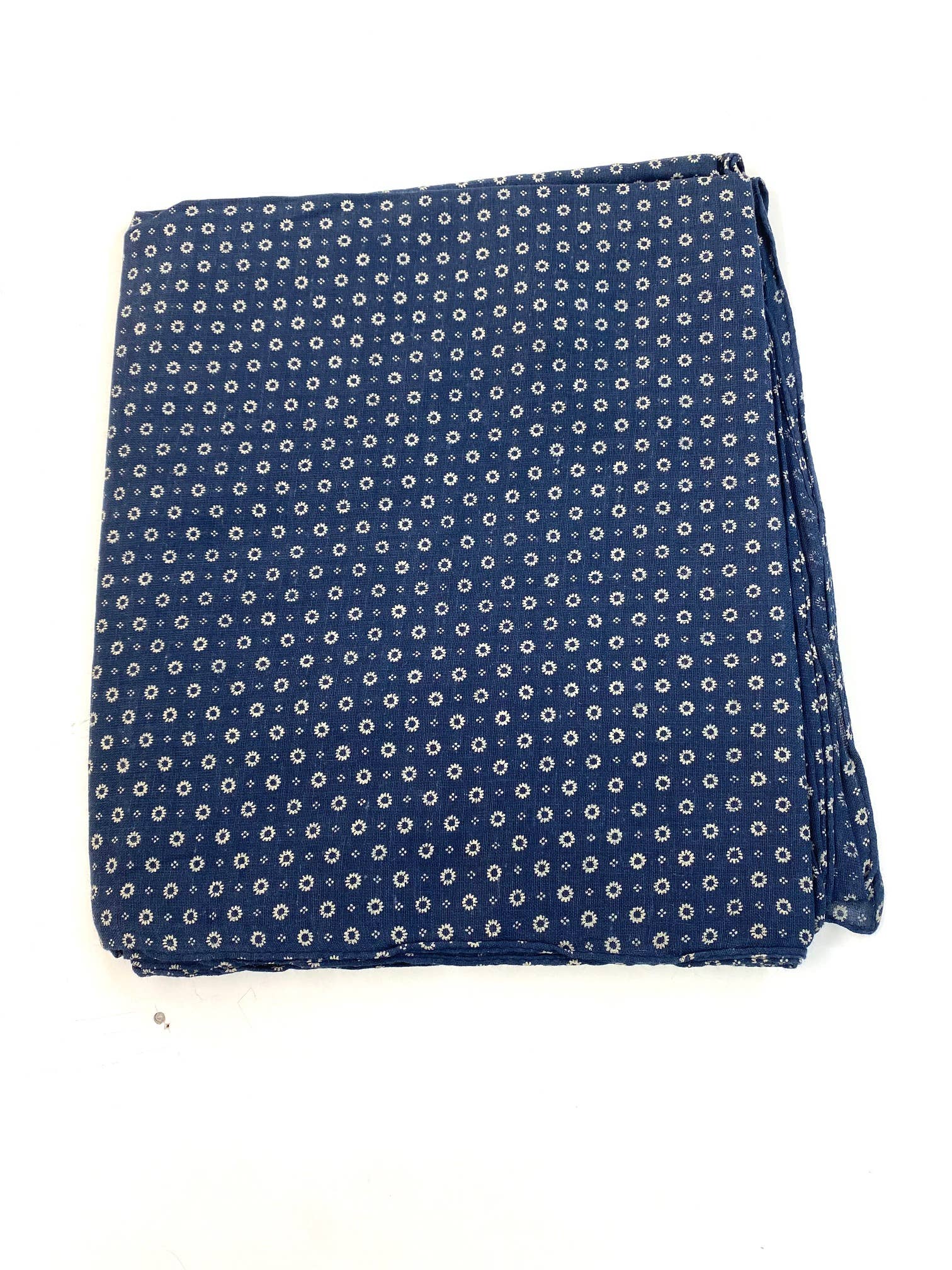 Maison Unik Accessoires – wholesale Scarf – Men’s – Men's Cotton Scarf - Timeless Elegance4